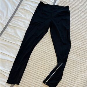 Black Women's Leggings with Zipper Detail